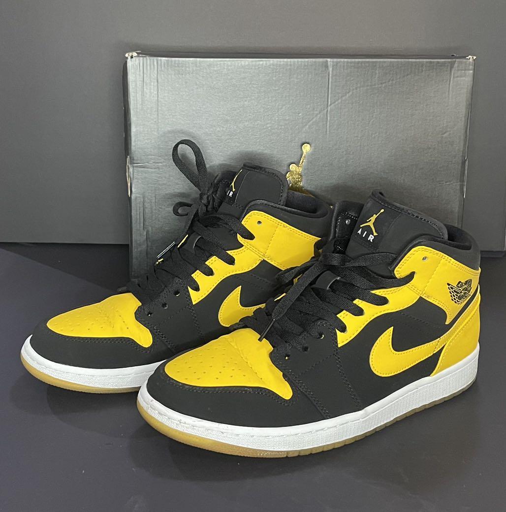 Jordan 1 Mids New Love 2017 US11 (Category: Sneakers) located in Makati City. Submitted by swapcorner (Listing ID 1071994417, Image 1). Description: Jordan 6 Retro Infrared US10.5 Lightly Used with Complete Box and Labels Grade : 8.5/10 DM for offers.