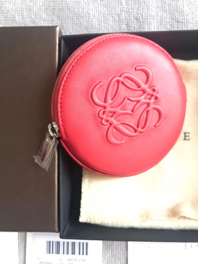 Loewe round coin purse 銀包, 名牌, 手袋及銀包- Carousell