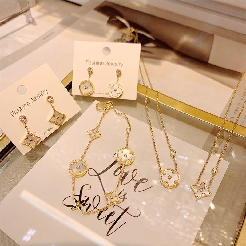 [Japan Used Necklace] Louis Vuitton Up To 30,000 Yen Sakae Ring Necklace  Monog