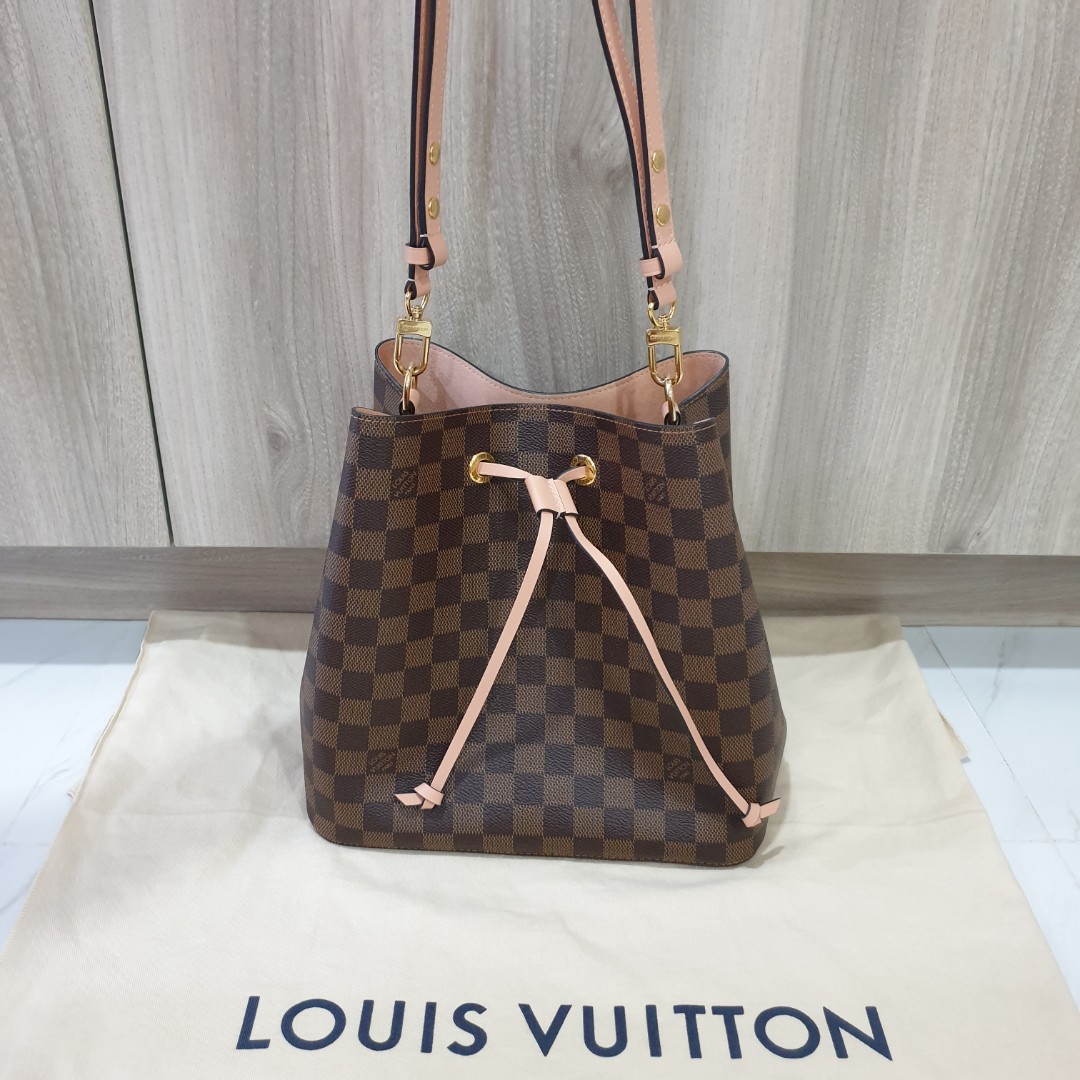 Louis Vuitton Berri MM, Luxury, Bags & Wallets on Carousell
