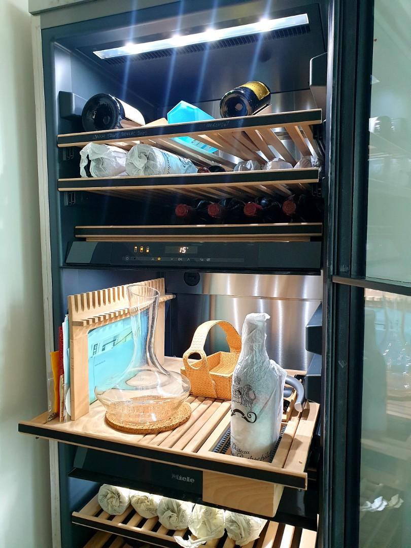 Miele Wine Chiller KWT 6832 Sommelier, TV & Home Appliances, Kitchen