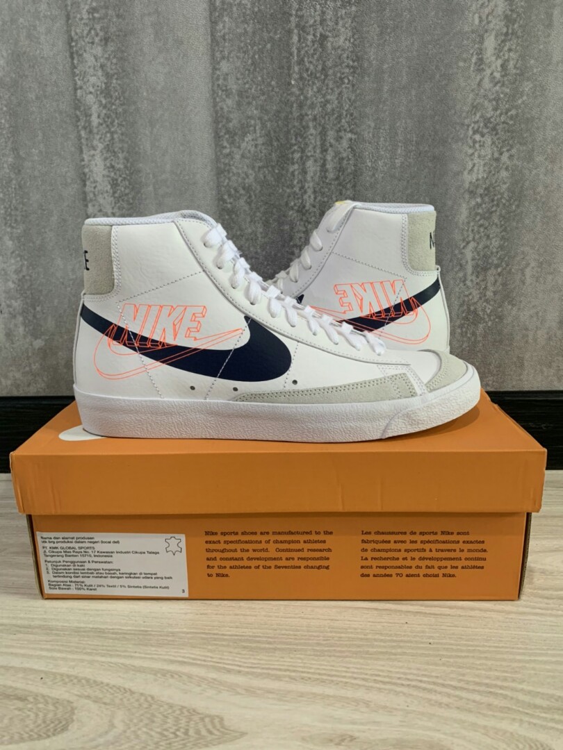 nike blazer mid 77 logo