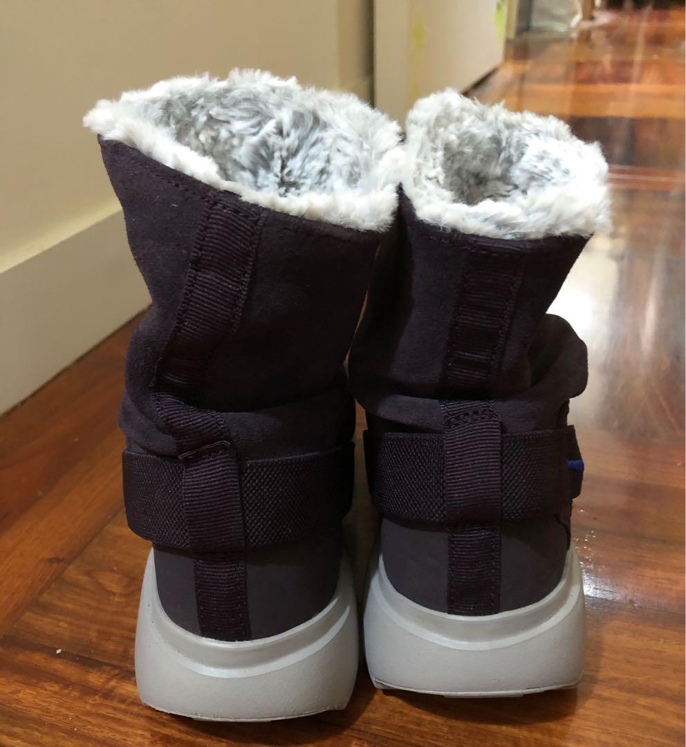 Nike Golkana Women s Winter Boots Carousell
