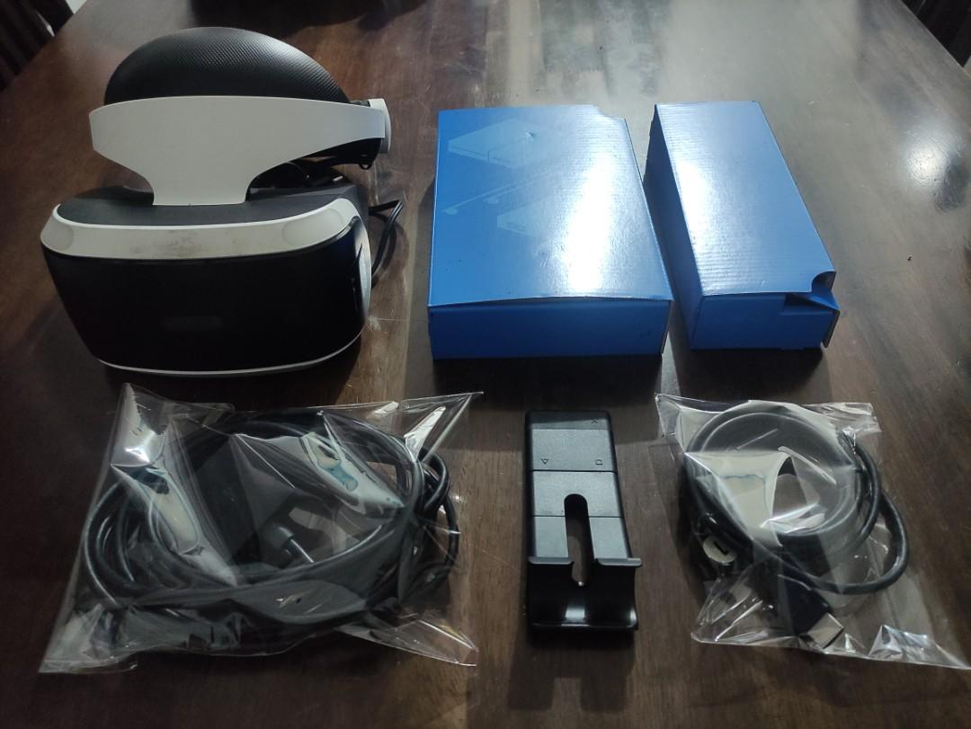 PS VR + 5 GAMES (Category: Virtual Reality) located in Quezon City. Submitted by sakura003 (Listing ID 1071993093, Image 3). Description: PS VR + 5 games. Complete accessories including box. May stain n konti ung VR due to ngflakes ung leather part kya ndumihan but everything is working fine..