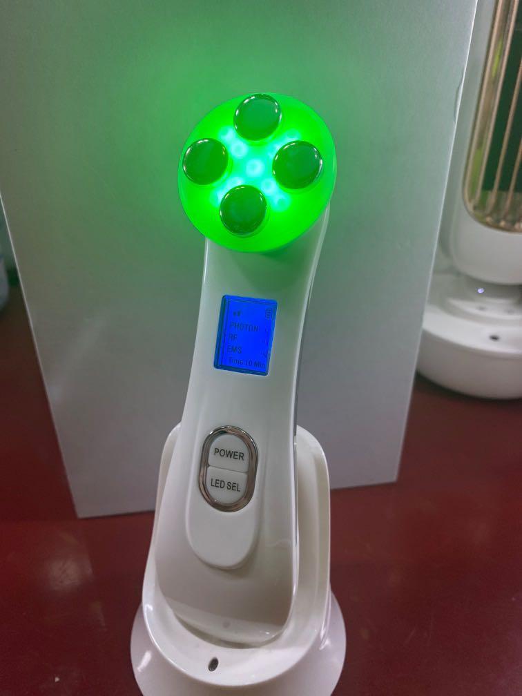 RF MACHINE (Category: Massage Devices) located in Cagayan de Oro. Submitted by lovemaria (Listing ID 1072013962, Image 3). Description: Complete inclusion! Rarely used Works perfectly With box, charger and charging stand.
