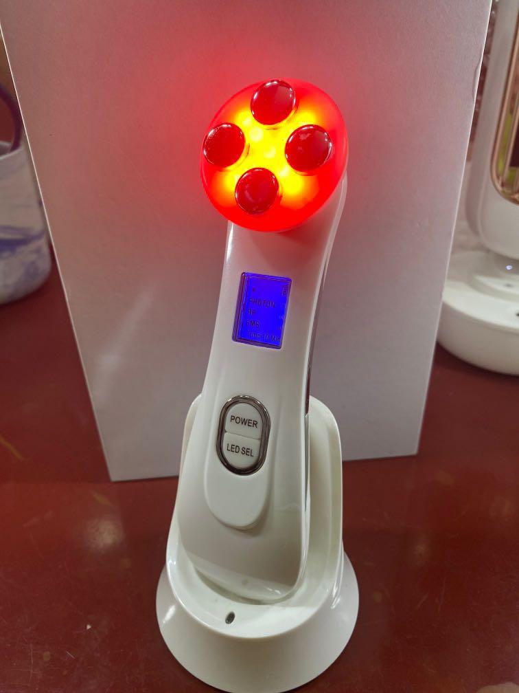RF MACHINE (Category: Massage Devices) located in Cagayan de Oro. Submitted by lovemaria (Listing ID 1072013962, Image 2). Description: Complete inclusion! Rarely used Works perfectly With box, charger and charging stand.
