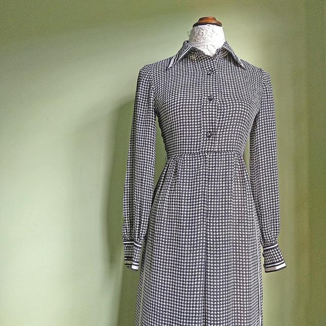 VINTAGE HOUNDSTOOTH DRESS S Women s Fashion Muslimah Fashion