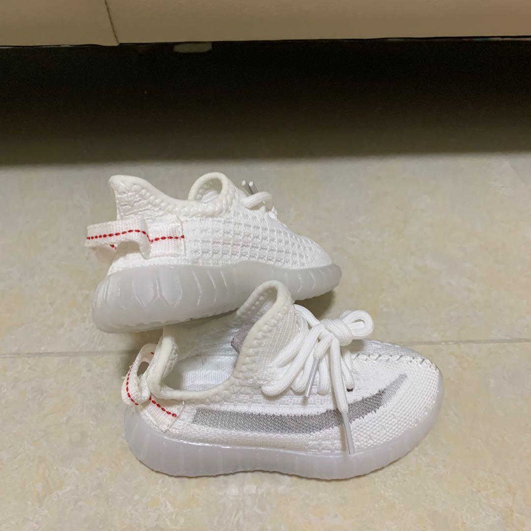 white sports shoes for boys