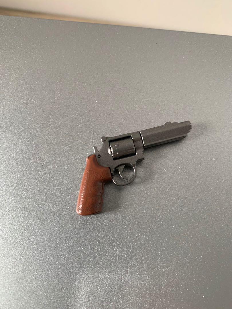 1/6 scale hot toys revolver (figure not included), Hobbies & Toys, Toys ...