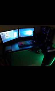 2 monitors pc and mouse keyboard/ cashapp me for it Lijah822