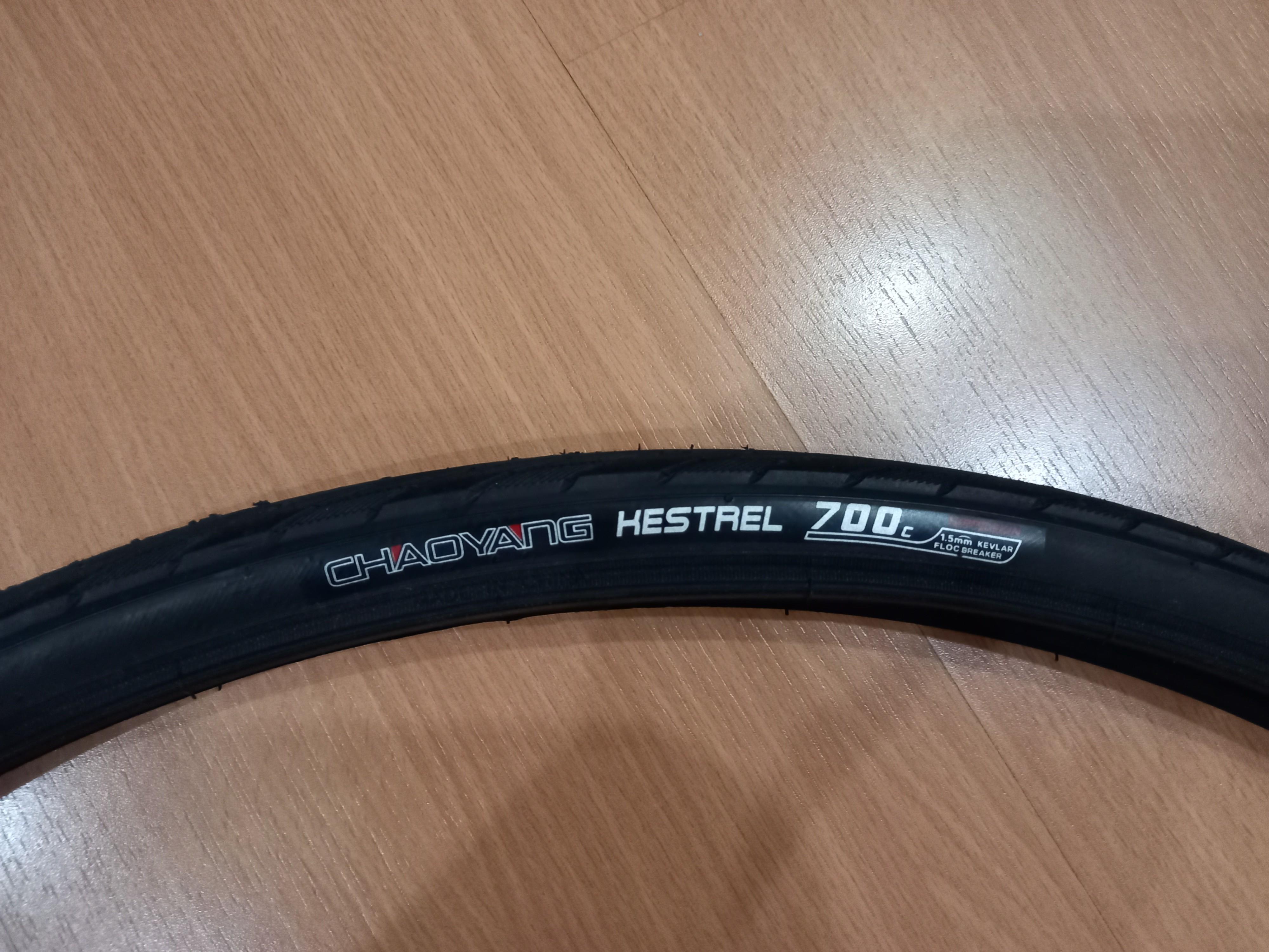 700c x 28 tyres