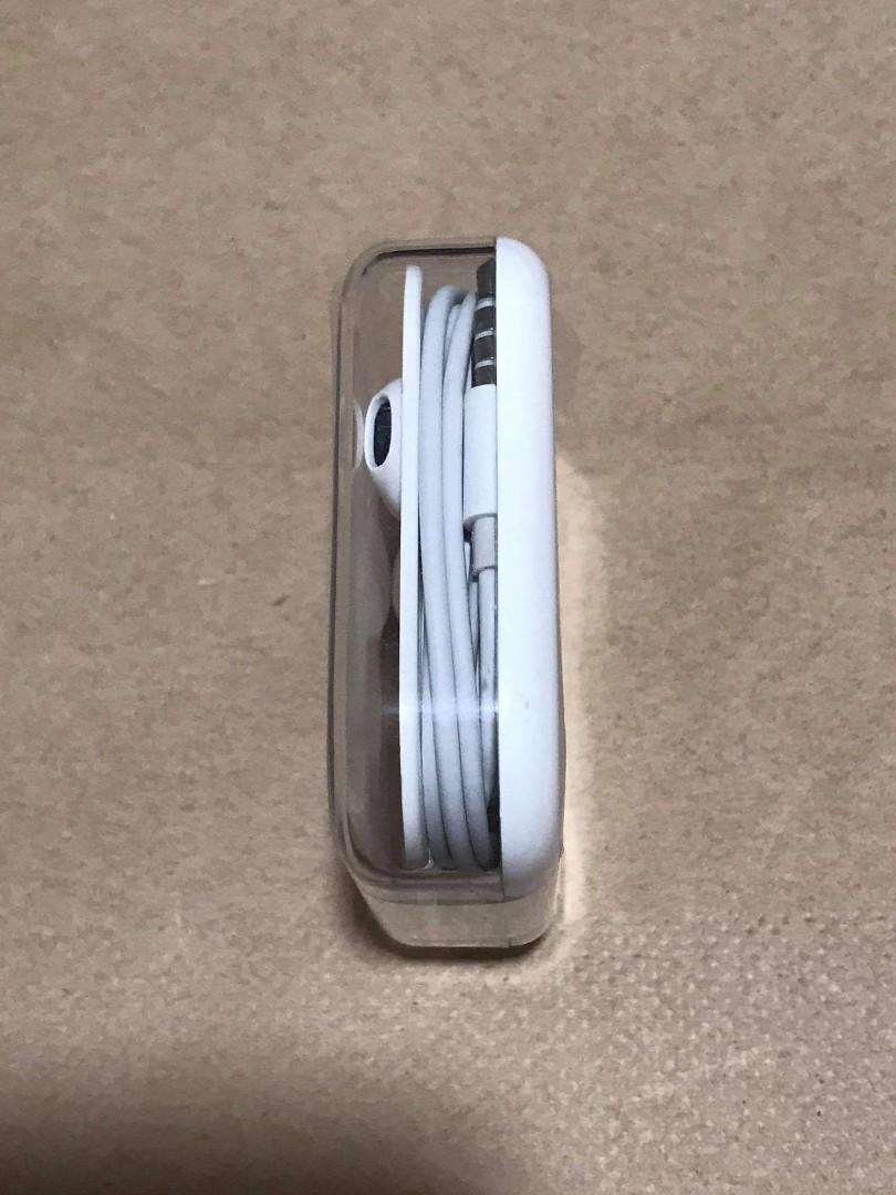 Apple iPhone iPad 3.5mm jack Earpods Headset (Category: Earphones) located in San Juan City. Submitted by ajplata (Listing ID 1072261795, Image 2). Description: Apple iPhone iPad 3.5mm jack Earpods Headset For Php 300 Good for Apple and Android Good quality Loud sounds and bass Brand new We accept resellers For pick up and delivery.