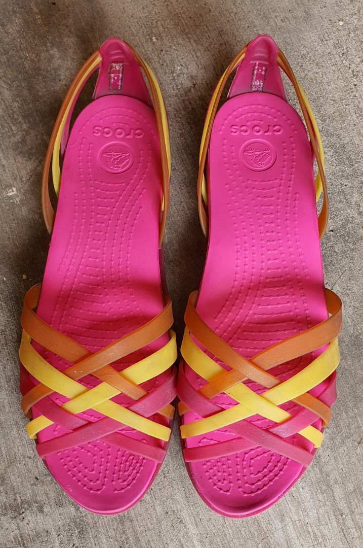 Crocs women's huarache flat clearance