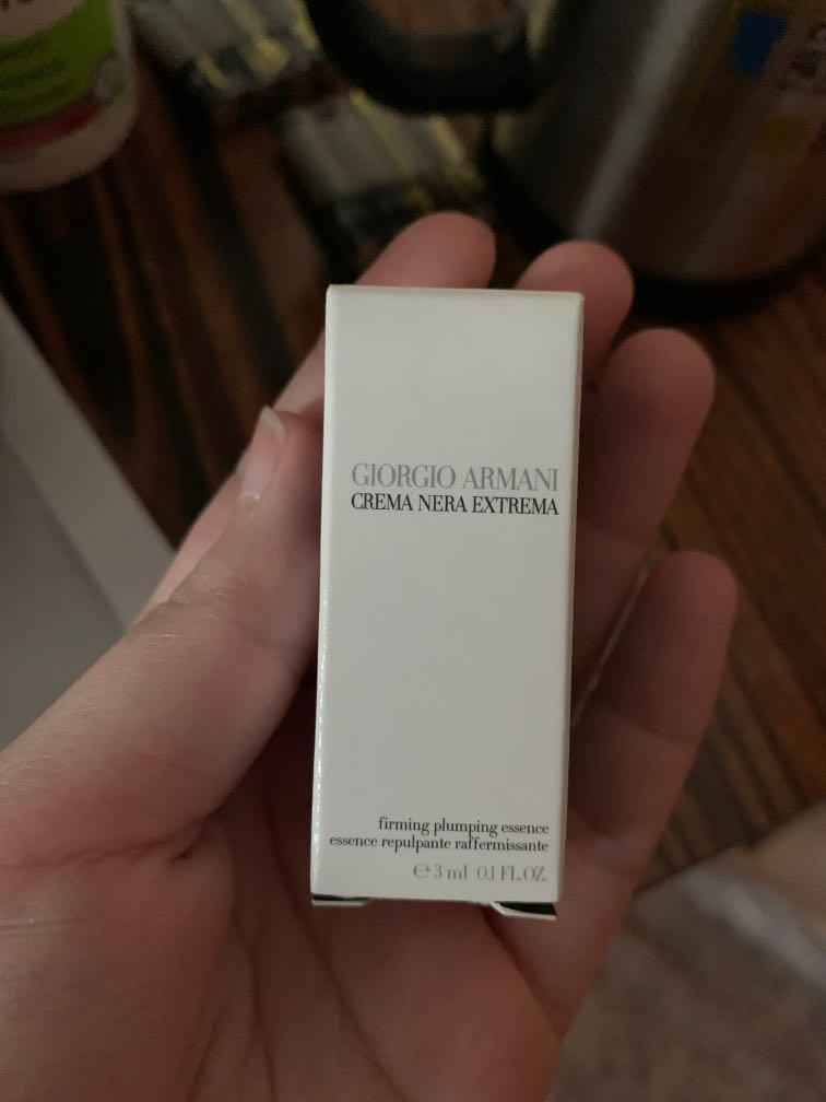 giorgio armani crema nera extrema firming plumping essence