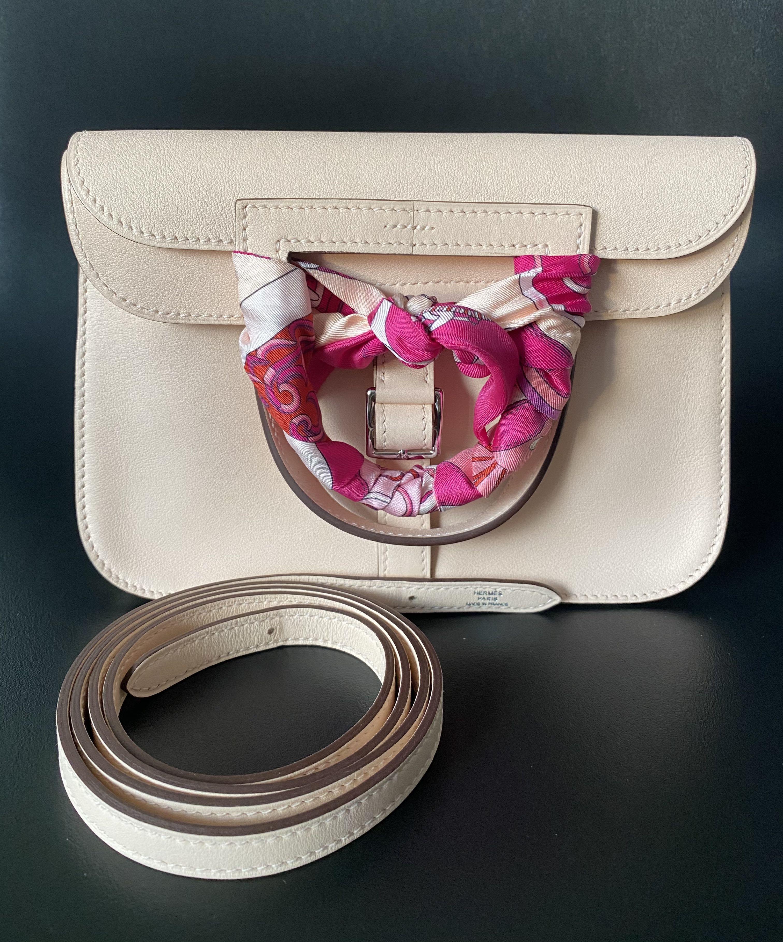 Hermes halzan 22 store