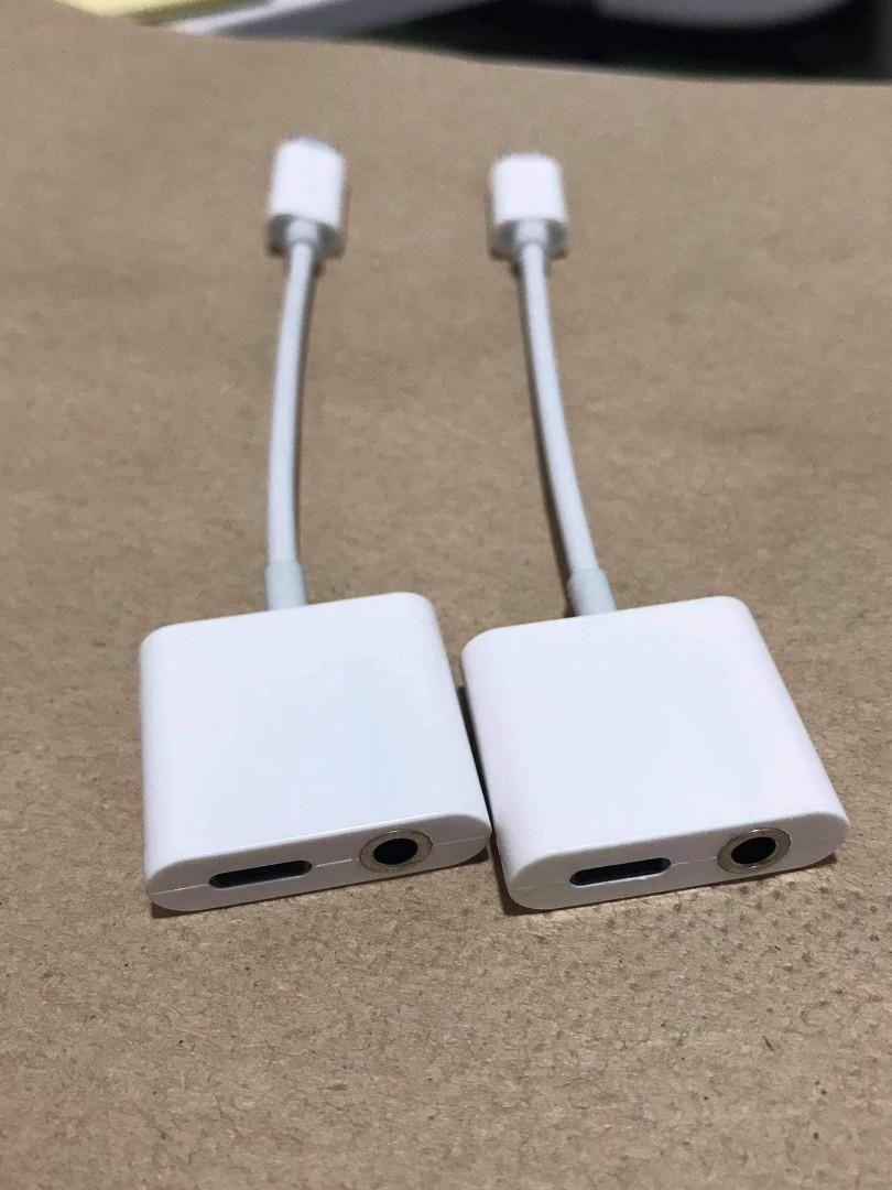 iPhone Splitter Adapter 3.5mm Lightning Earpods (Category: Chargers & Cables) located in San Juan City. Submitted by ajplata (Listing ID 1072255287, Image 2). Description: iPhone Splitter Adapter 3.5mm Lightning Earpods For Php 250 Brand new We accept resellers For pick up or delivery.
