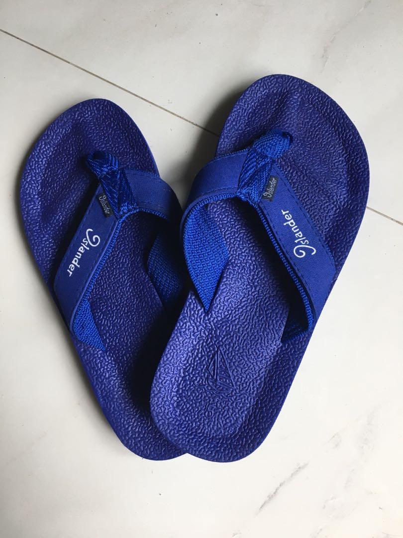 Islander outlet slippers logo