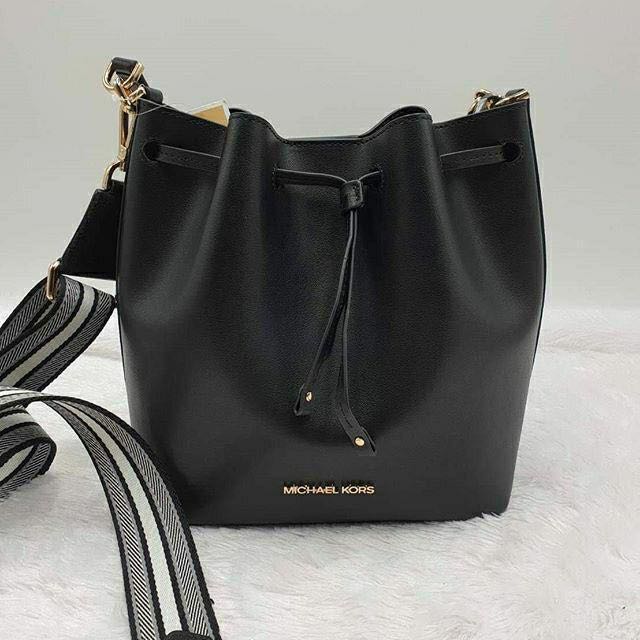 Michael Kors Black Eden Leather Bucket Bag Medium Women s handbags