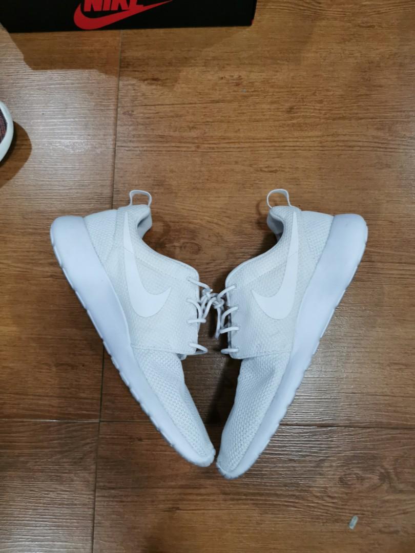 Roshe run nike clearance white