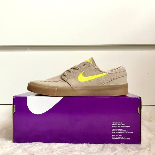 NIKE SB ZOOM JANOSKI CNVS RM Men s Fashion Footwear Sneakers on