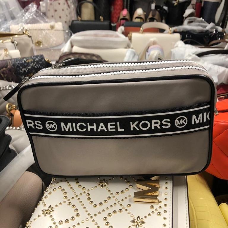 NWT) MICHAEL KORS - SMALL KENLY CAMERA NYLON DOUBLE ZIP CROSSBODY  35H9SY9C5C, Luxury, Bags & Wallets on Carousell