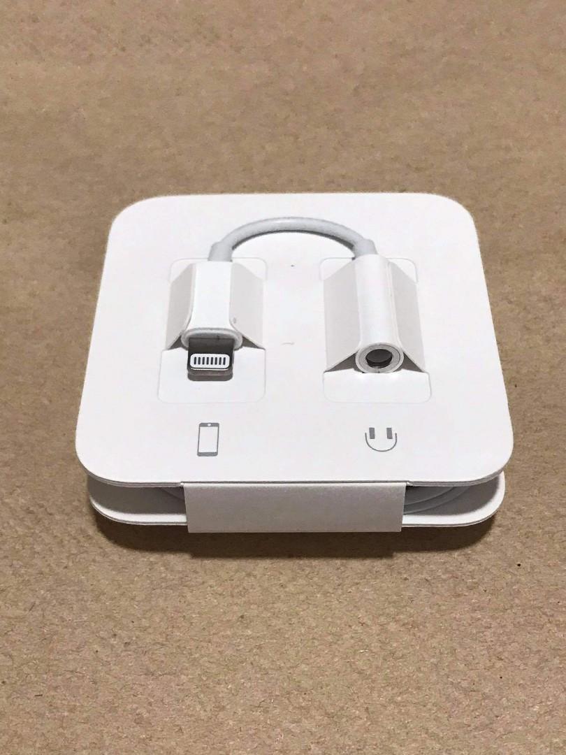 Original iPhone Dongle Adapter 3.5mm jack to Lightning (Category: Chargers & Cables) located in San Juan City. Submitted by ajplata (Listing ID 1072254876, Image 2). Description: Original iPhone Dongle Adapter 3.5mm jack to Lightning For Php 450 From iPhone 7 Galing mismo sa unit 100% Guaranteed Original Money back if not Working on calls and video calls No need Bluetooth For pick up or delivery.