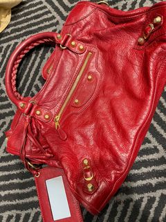 (Category: ) located in . Submitted by rosesecondhand (Listing ID 1072113444, Image 1). Description: .