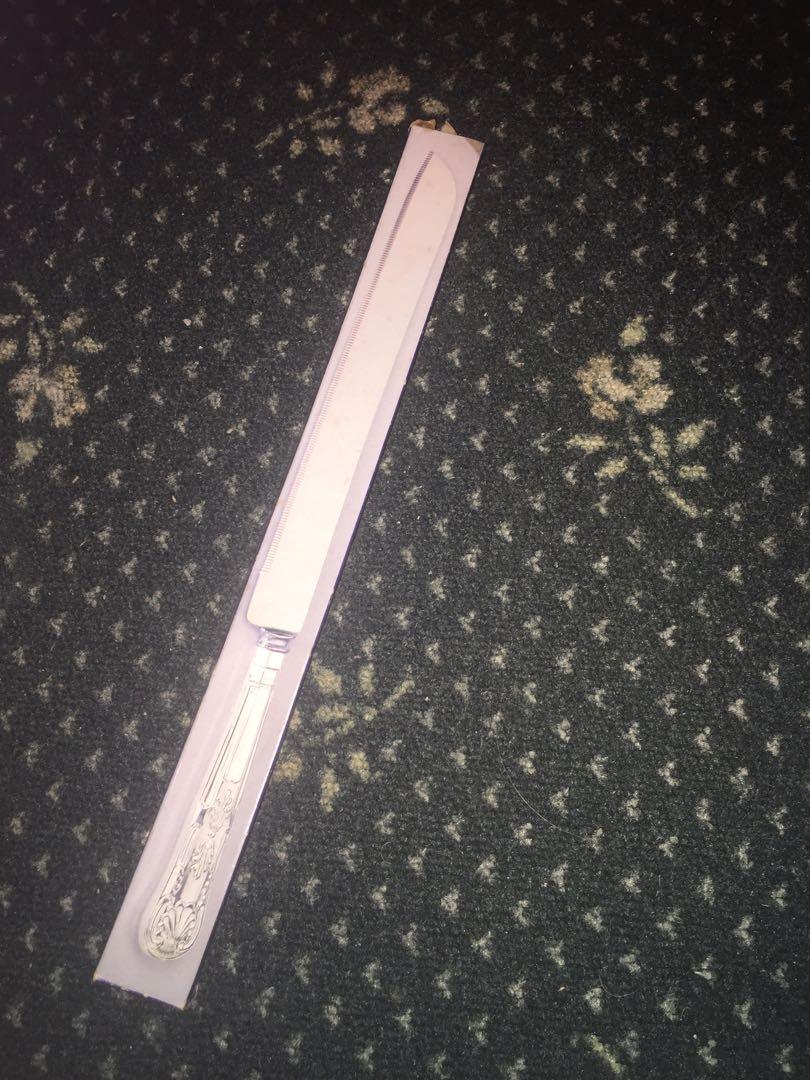 Vintage Queen Anne Cake Knife 90s, Furniture & Home Living, Kitchenware