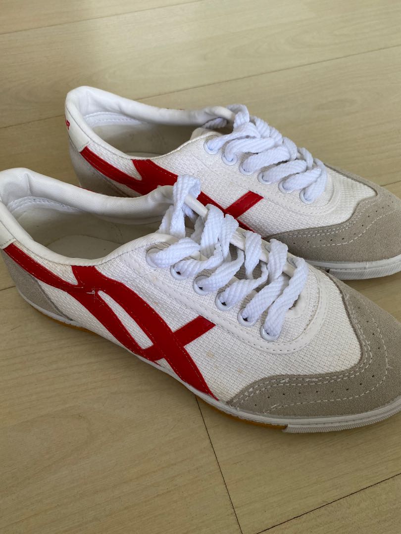 Reebok shoes hotsell 218 price