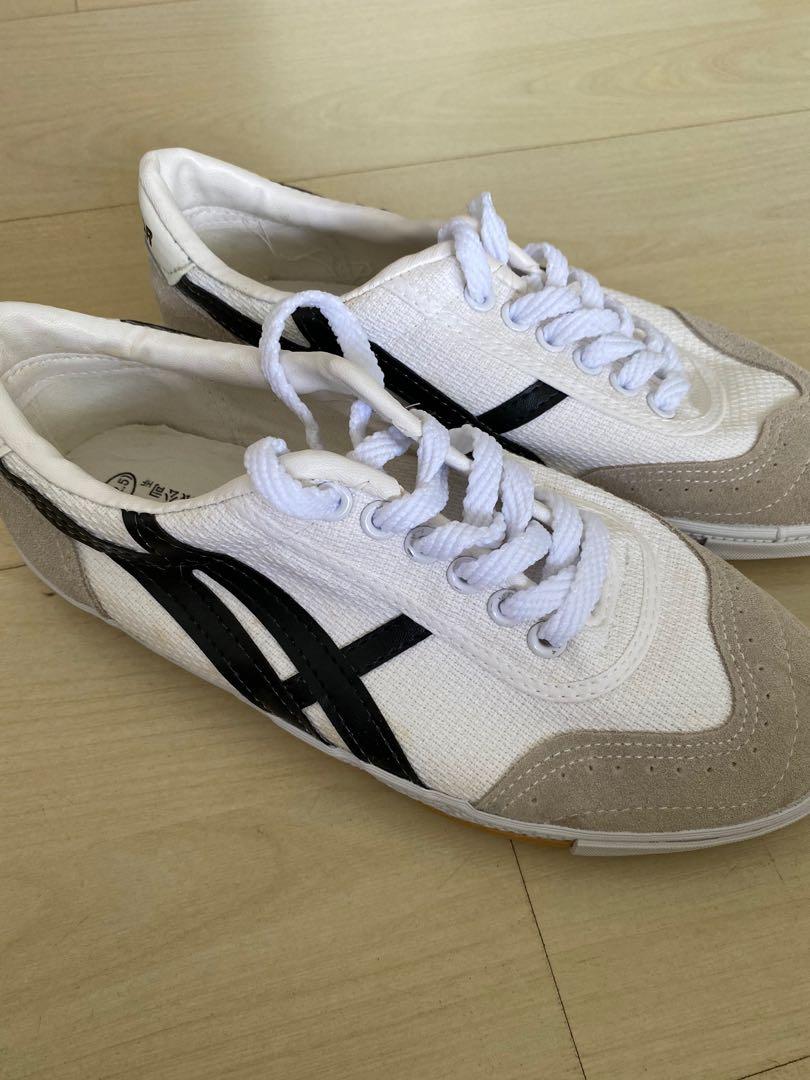 Warrior slip sales on shoes