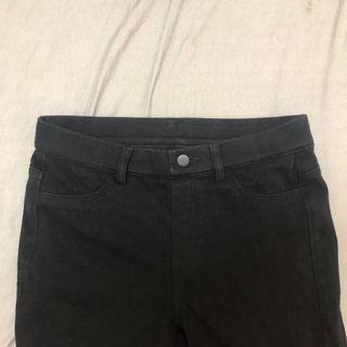 辦公室裡的百搭黑色長褲