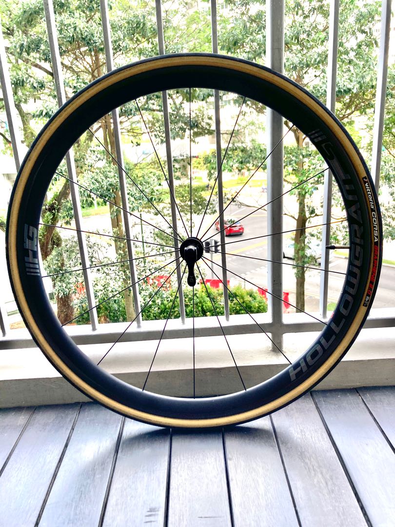 Hollowgram SI Carbon brake wheelset, Equipment, Bicycles & Parts, Bicycles on Carousell