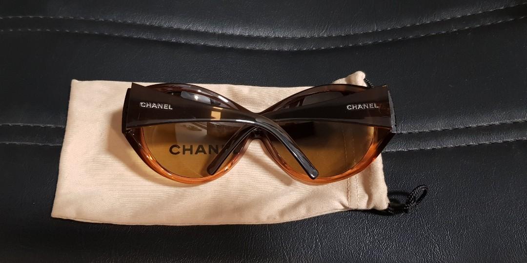 Vintage CHANEL CC Heart Sunglasses 5477