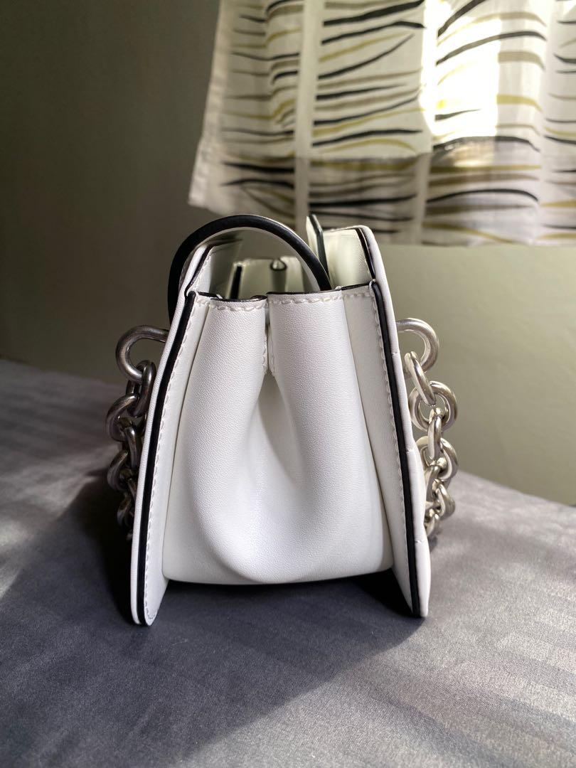 Chunky chain strap quilted shoulder bag 2025