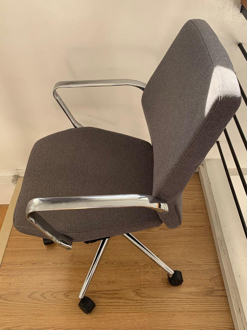 Eames Design Fabric Office Task Chair (Category: Chairs) located in Muntinlupa City. Submitted by alabangbargains (Listing ID 1067202419, Image 2). Description: Upgraded to a different brand chair Pm for inquiries.