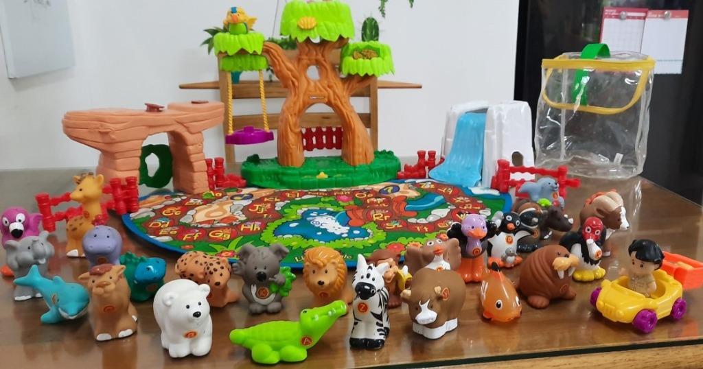 FISHERPRICE Little People A To Z Learning Zoo Playset, Hobbies & Toys
