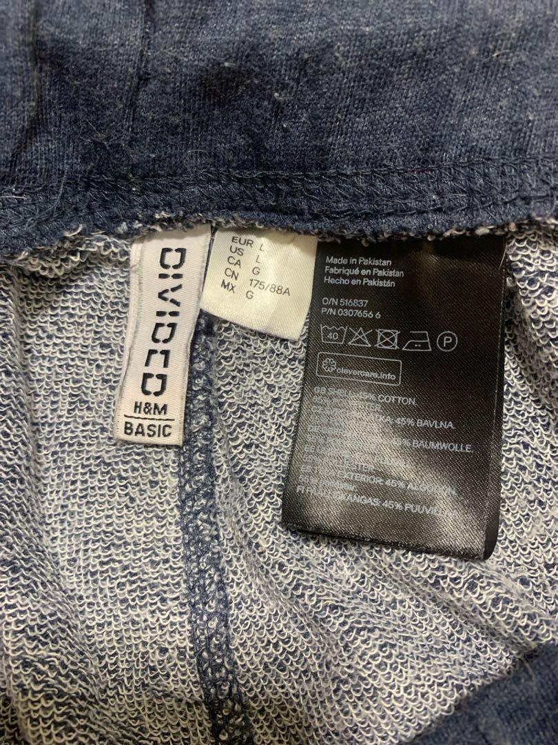 H&M Divided Basic Shorts (Category: Shorts) located in Quezon City. Submitted by tonscollection (Listing ID 1067231421, Image 3). Description: Preloved No damages Used but in good condition Manage your expectation Color may vary due to lighting Payment method: Gcash BPI Shopee Checkout Shipping fee: 60php within Metro Manila 95php outside Metro Manila We have cash on delivery for payment option. 1-2 days reservation only. Payment for Delivery sha