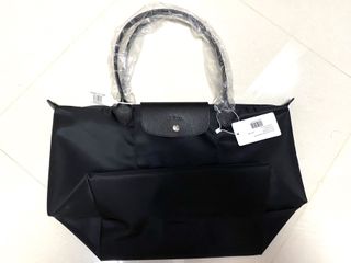 (Category: ) located in . Submitted by preloved_blvd (Listing ID 1067279379, Image 1). Description: .