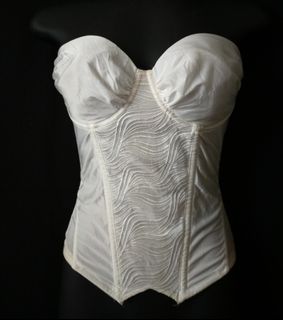 (Kategori: ) berada di . Dikirim oleh fiona.thriftyes (ID iklan 1067191257, Gambar 1). Deskripsi: .