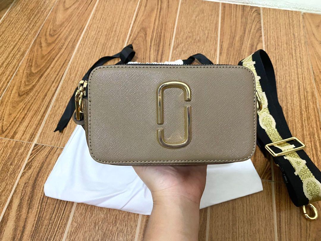 Original MARC BY MARC JACOBS Snapshot Bag in Olive (Used / Complete  inclusions), Luxury, Bags & Wallets on Carousell