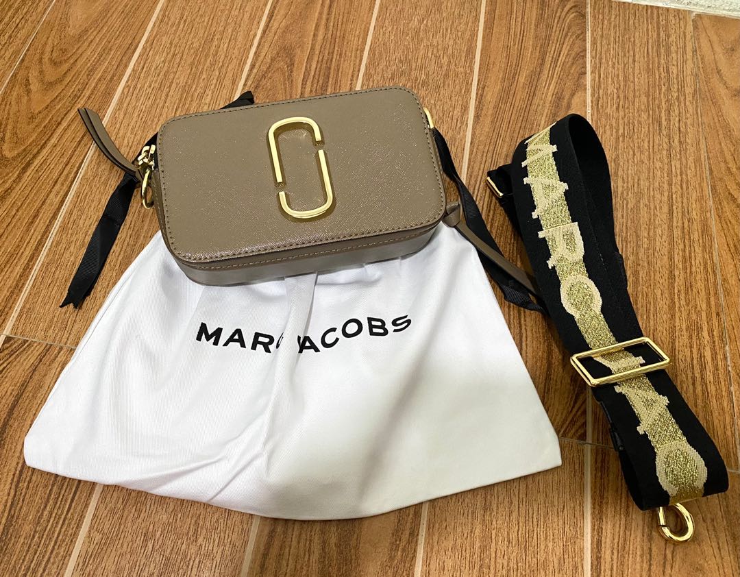 Original MARC BY MARC JACOBS Snapshot Bag in Olive (Used / Complete  inclusions), Luxury, Bags & Wallets on Carousell