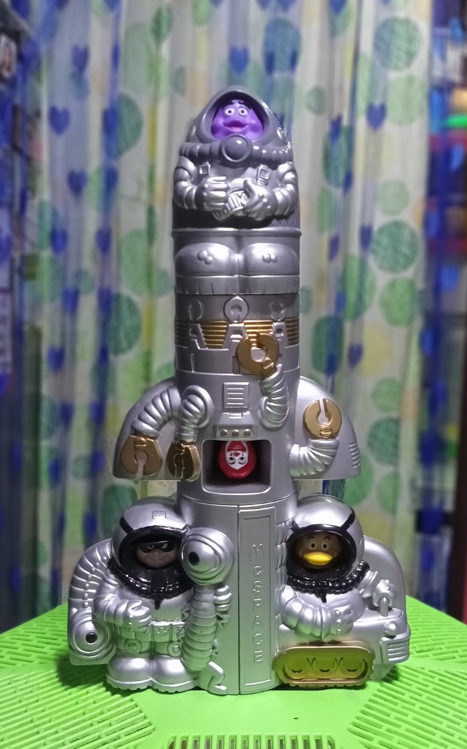 Happy 2025 meal spaceship