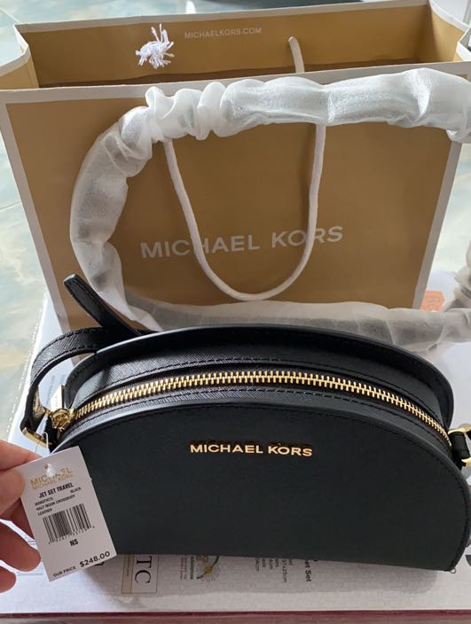 Michael Kors Pink Jet Set Charm Medium Half Moon Chain Xbody Bag