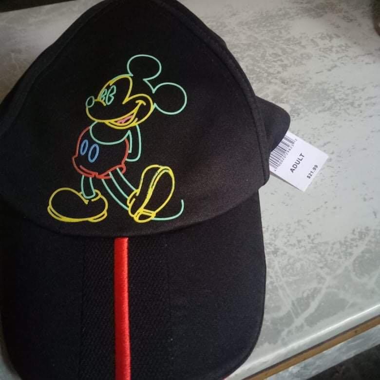 Mickey Hat 🧢 (Category: Hats & Beanies) located in Angono. Submitted by katzreena (Listing ID 1067127964, Image 2). Description: From USA hindi nagamit pang Adult 400 each .