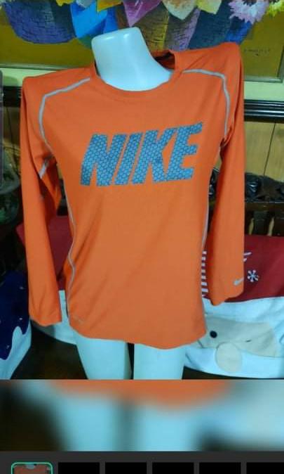 nike sports tops
