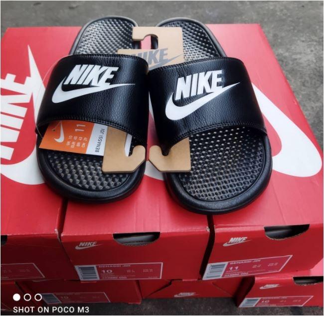 NIKE MEN S BENASSI SLIDES FROM FOOTLOCKER DUBAI PINAS ONHAND