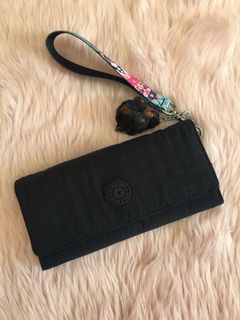 (Category: ) located in . Submitted by shopamor (Listing ID 1067123856, Image 1). Description: .