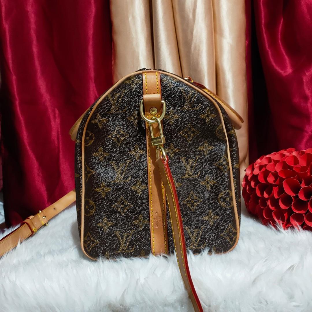 Preloved Speedy 30Mono Bandolier (Category: Luxury Bags & Wallets) located in Mandaluyong City. Submitted by prettydaylene (Listing ID 1067312764, Image 3). Description: ❤️ preloved Bag from Japan Surplus ❤️ Real leather ❤️ with searched code.