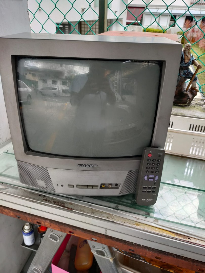 Sharp Colour TV CRT 14 inch Analog with remote, TV & Home Appliances, TV & Entertainment, TV on