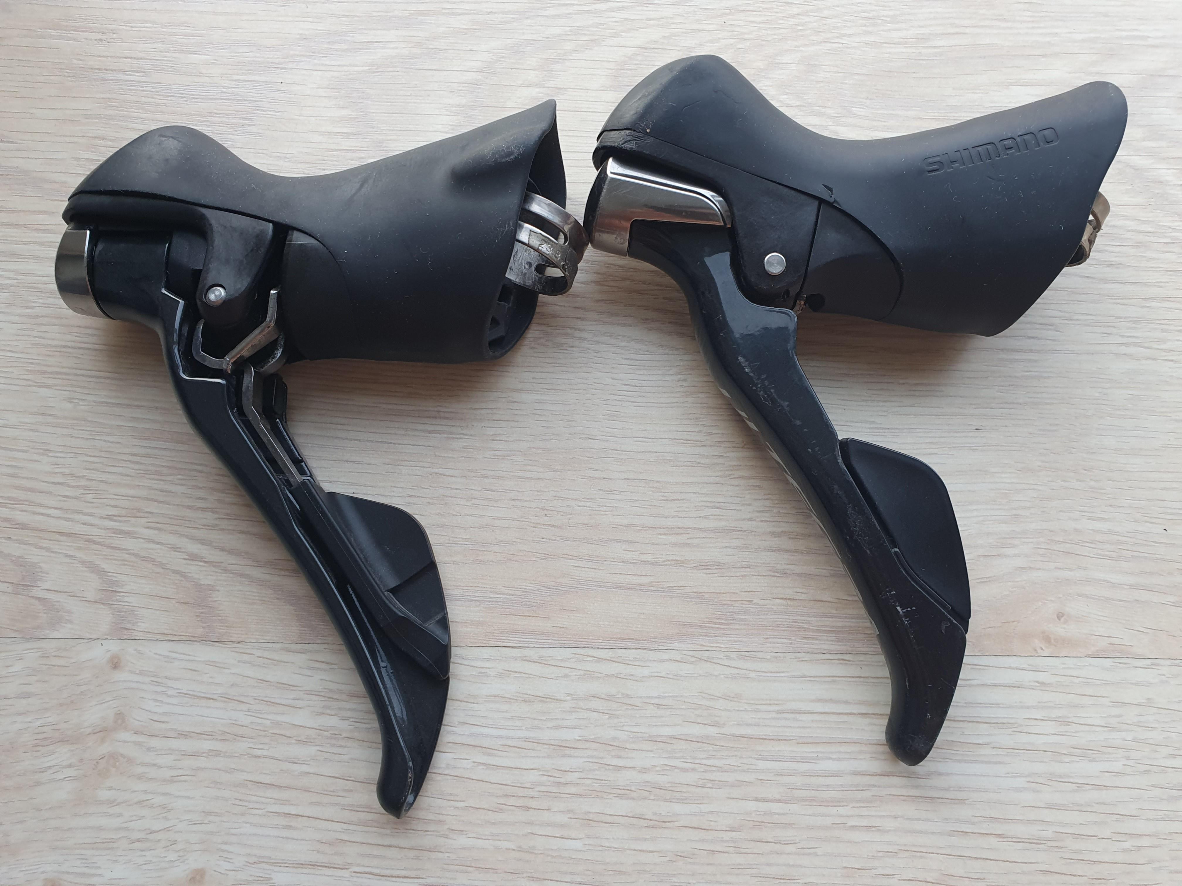 Shimano Ultegra 6800 11 speeds STI shifters, Sports Equipment